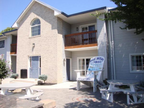 Put-in-Bay Poolview Condo #4